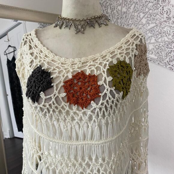 Say What? Whimsygoth White Floral Boho Shawl Asymmetric Crochet Top One Size - Picture 5 of 7